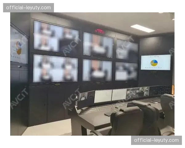 虚拟演播空间替代实景搭建，赛间分析画面极度精简